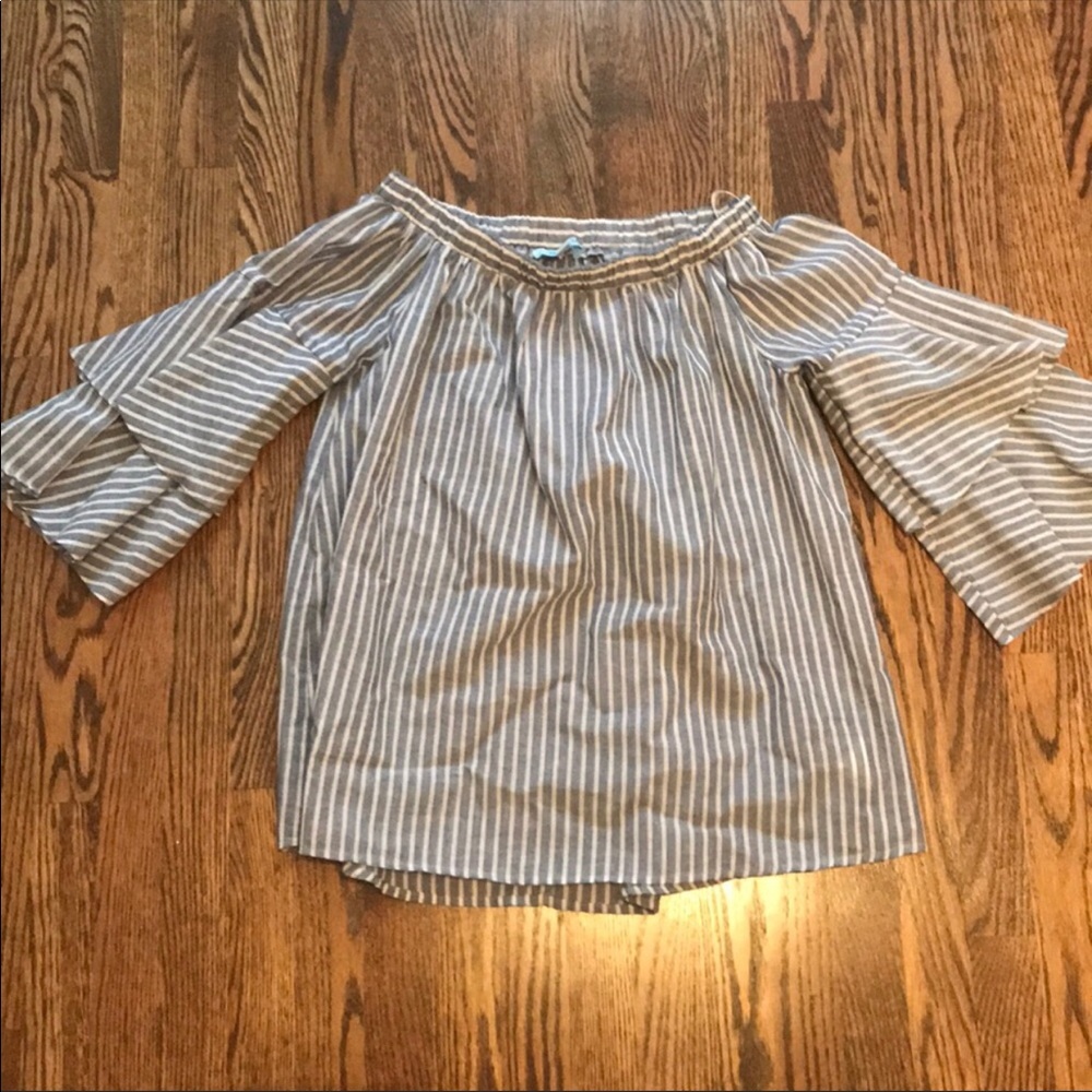 Off the shoulder 3/4 sleeve linen striped top